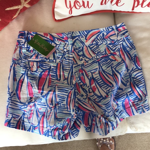 Rare retired Lilly Pulitzer shorts red right NWT - Picture 8 of 9